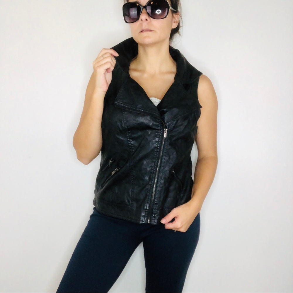 Buffalo jeans faux leather sassy black vest M-L